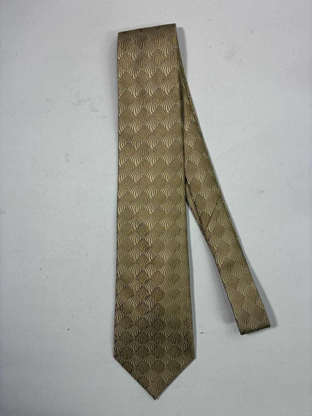 Dockers Gold Wave-Pattern Men's Tie